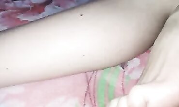 Juicy Cougar Bellubima Delivers a Jiggly Solo Orgasm