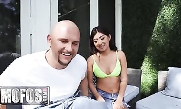 Petite Binky Beaz Takes a Massive Cock
