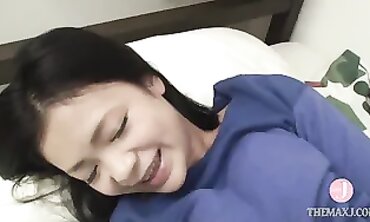 素股SEX練習からヌルッと生挿入、連続中出し Part1 [WA-348]
