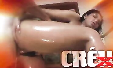 Latina Sexy com Bunda Grande Derretendo de Tesão
