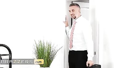Angela White Gets Her Big Ass Pummeled in Anal by Keiran Lee