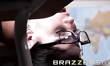 Big Ass MILF Audrey Bitoni Takes a Huge Cock in Hardcore Reality