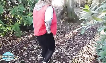 POV Blowjob im Hotelgarten mit Amateur