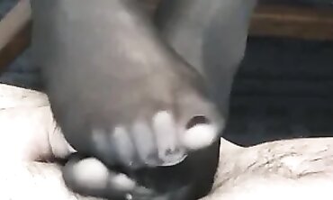 Bittavonsweet Gives Pantyhose Footjob and Cum Sole Massage