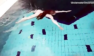 Simonna's Sensual Underwater Solo Session
