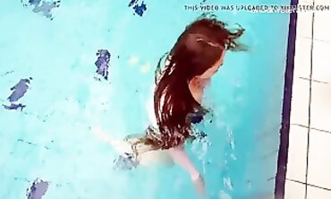 Simonna's Sensual Underwater Solo Session
