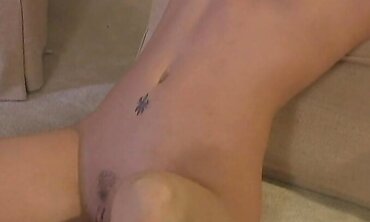 Fallon Sommers Deep Throats Her Honeypot Splooge Off Jezebelle Bond's Thumbs