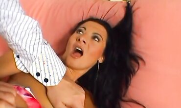 Sandra Romain Opens Up Her Asshole