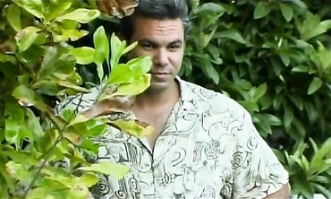Cindy Crawford Bj's A Trunk In A Sphere Outside