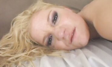 Aurora Snow's A Whorish Ash-Blonde With Lil Udders And A Torrid Jaws To Deep-Throat Spunk-Pump