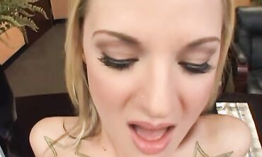 Faye Runaway Has A Distorted Outlook On Her Life