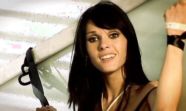 Jennifer Dark Touches On Maya Gates Vulva To Make Her Jizz During Anal Invasion