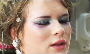 Claire Robbins' Lips Lie