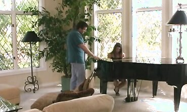 Kelli Tyler Gets Her Puss Pleasured By Tongue And Rod