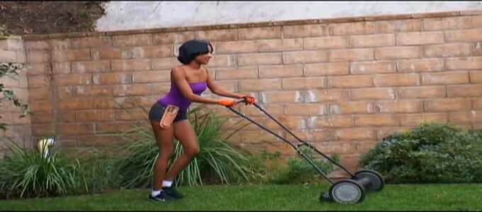 GARDEN HOS - Sierra Sanchez