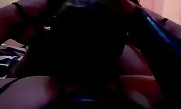 Latina MILF Slave Devours Her Mistress's Cunny in Latex