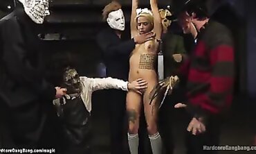 Jessica Creepshow Gets Double Penetrated by a Skinny African Stud