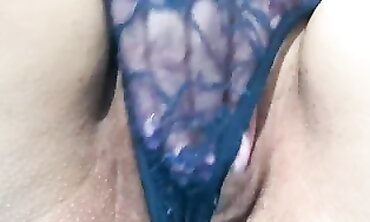 Ebony MILF Cindy Taylor Solo Masturbation Close-Up