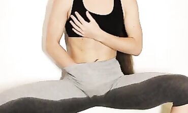 Shower Masturbation and Peeing in Gray Leggings