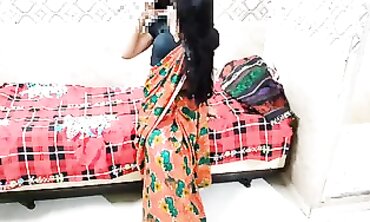 जब पति बाहर था तो भाभी ने पड़ोसी के साथ जमकर चुदाई की