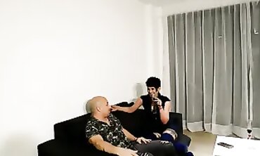 Perla Lopez y su amigo me llaman para reparar