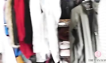 40代熟女のビチョ濡れと完全勃起乳首
