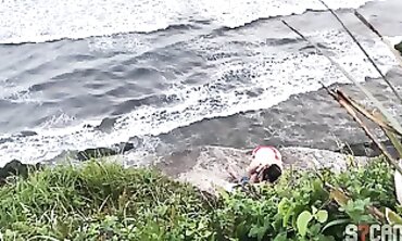 Loira Tatuada Amadora Filada na Praia