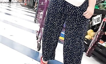 Latina in Pajamas Shows Off Her Massive Booty While Shopping