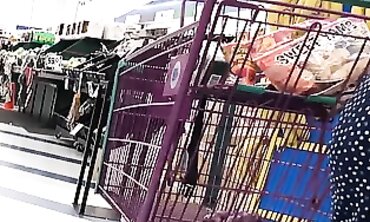 Latina in Pajamas Shows Off Her Massive Booty While Shopping