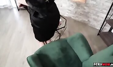 POV: Step-Mom Linzee Ryder Swallows Every Drop