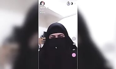 Munqibuh Sharmuta