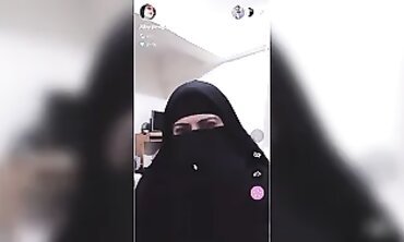 Munqibuh Sharmuta