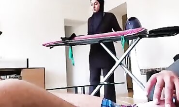 French Amateur Cuckold: He Frees His Trunk in Public
