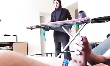 French Amateur Cuckold: He Frees His Trunk in Public
