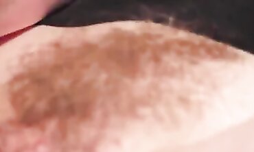 Dirty Tina: Deutsche Webcam-Dame kommt vor der Kamera