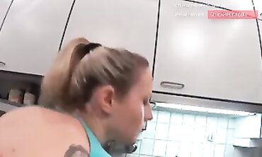 POV Hardcore Blowjob mit reifer deutscher Blondine