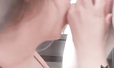 Deep Glamour Blowjob with Face-Filling Cumshot