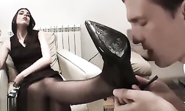 Mia: The Goddess in High Heels