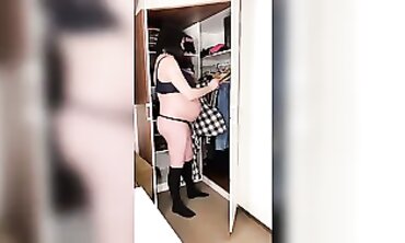 Pregnant Shione Cooper Tries On Clothes At Home