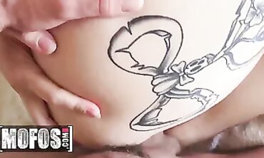 Desperate Blonde Marilyn Moore Begs Lucas Frost For Hardcore Sex
