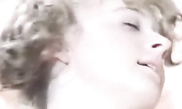 Queen Chicks: Vintage Hairy Threesome Collection