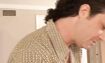 Kayla Synz Enjoys Being A Newcummer
