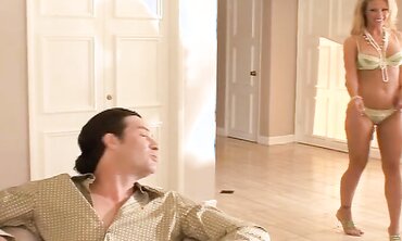 Kayla Synz Enjoys Being A Newcummer