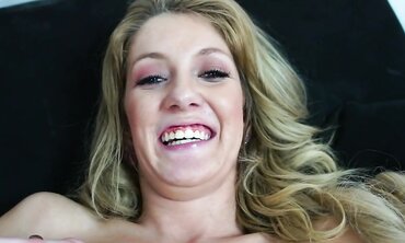 Noelle Easton Touches A New Geyser Into Her Worshiped Vagina
