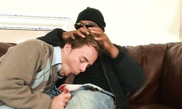 Ebony Muscle Stud Rips Milky Guys Bulls Eye Broad Open