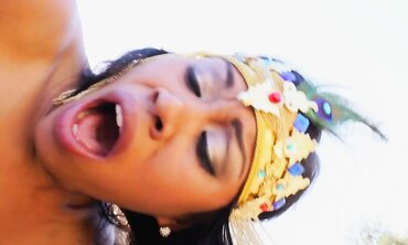 Yasmine Deleon Gets Boinked By The Sultan Outside