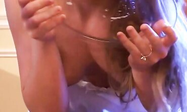 Aurora Snow Is A Brainless Mega-Bitch