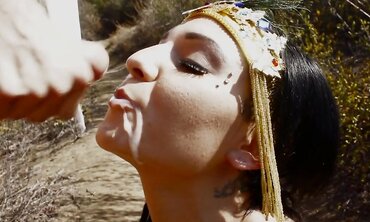 Gilda Mane Lets The Sultan Tear Up Her Outside