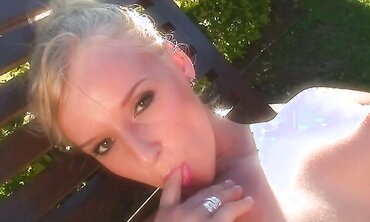 Erotic, Solo Chick, Outdoors