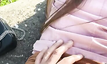 Tinder Date Turns Into An Outdoor Encounter